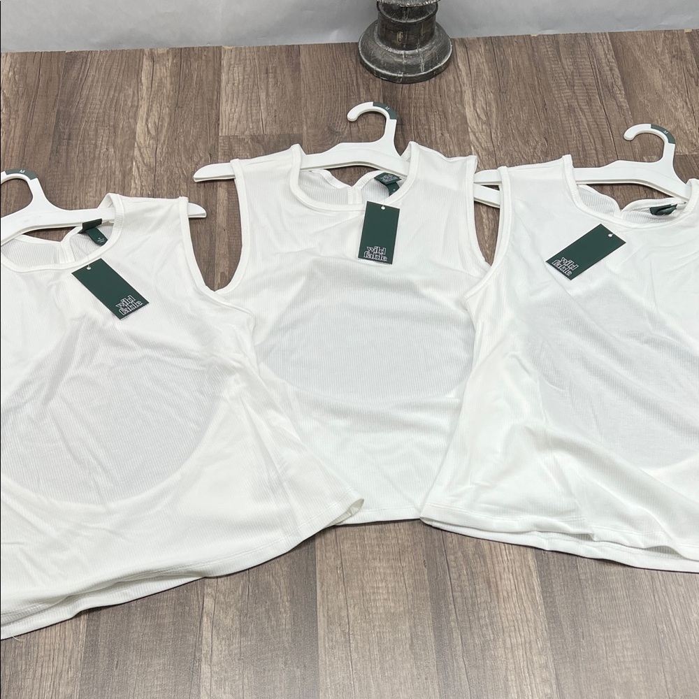 NWT Wild Fable Set of 3 White Sleeveless Top Size M